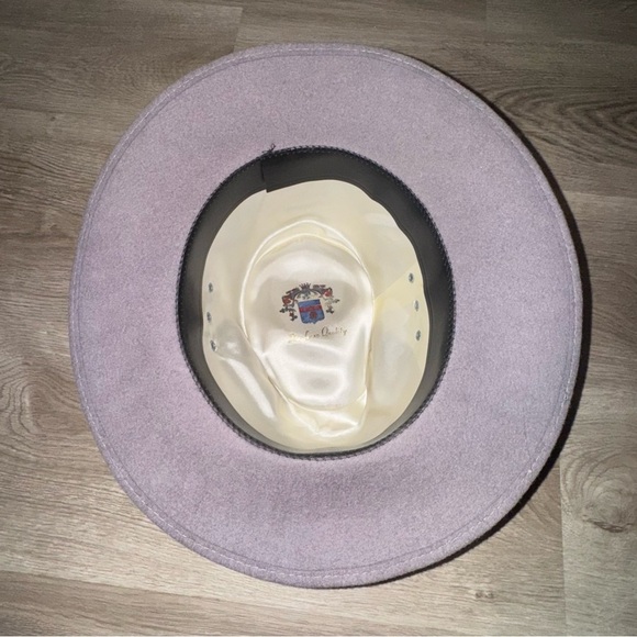 DeLuxe Quality Vintage Lavender Purple Fedora Hat with Black Braided Trim - Picture 10 of 10